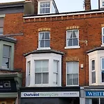 4 Bed House - * Scarborough