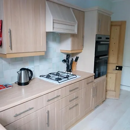 4 Bed House - Scarborough