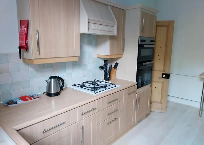 4 Bed House - Scarborough