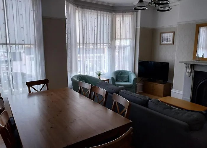 4 Bed House - Dom wakacyjny